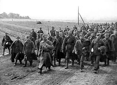 Польские пленные, взятые Красной Армией. Фото: википедия