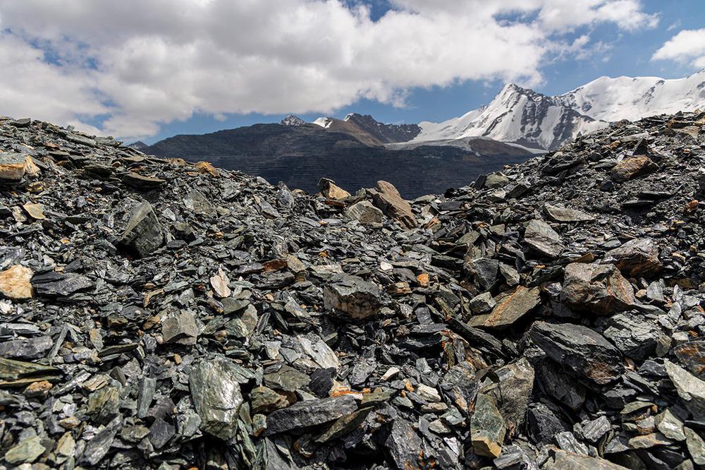 Руда в горах Тянь-Шань. Фото: Арден Аркман / «Новая газета»