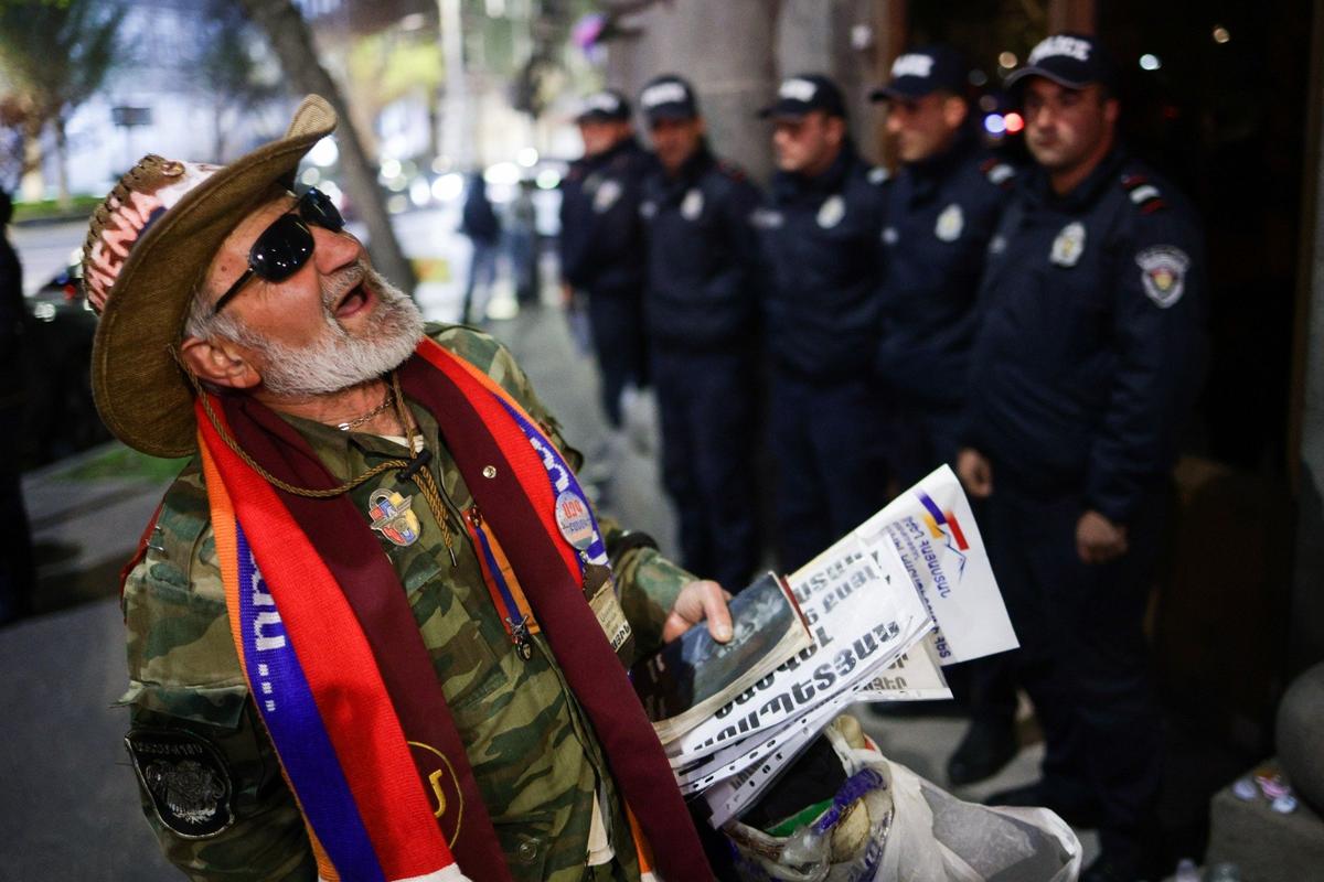 Во время митинга одной из оппозиционных партий в Ереване. Апрель 2026 года. Фото: Александр Патрин / ТАСС