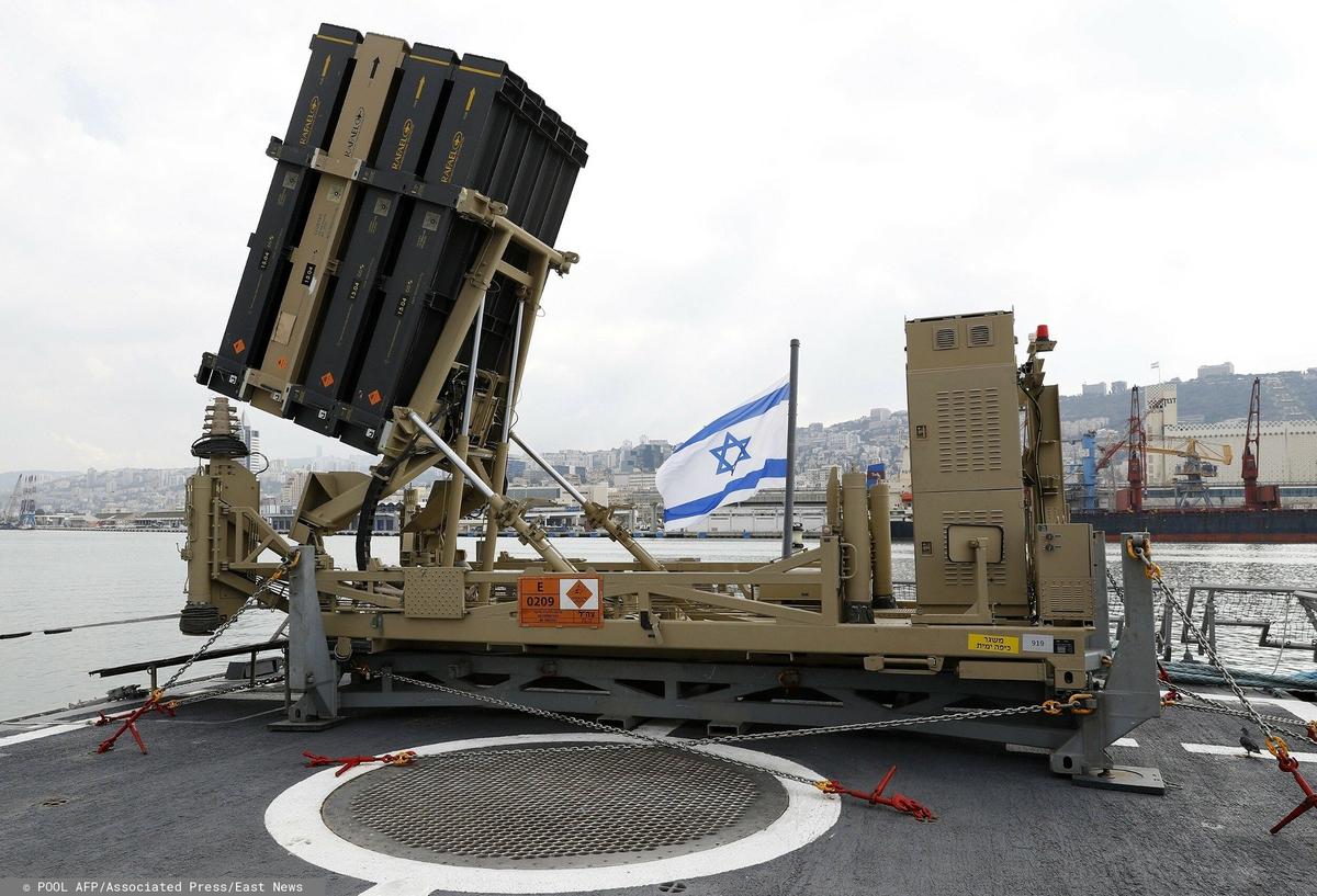 Система защиты «Железный купол», установленная в северном порту Хайфы, Израиль. Фото: POOL AFP / Associated Press / East News