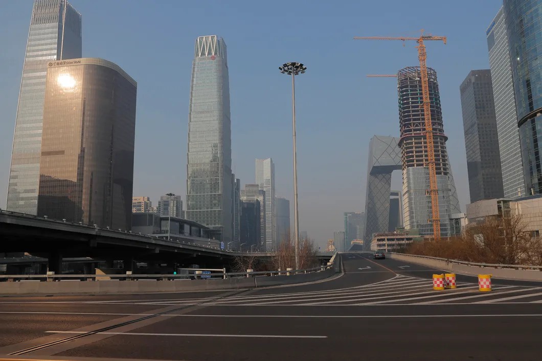 Пустые улицы Пекина после отмены новогодних торжеств, 25 января 2020 года. Фото: EPA / EFE