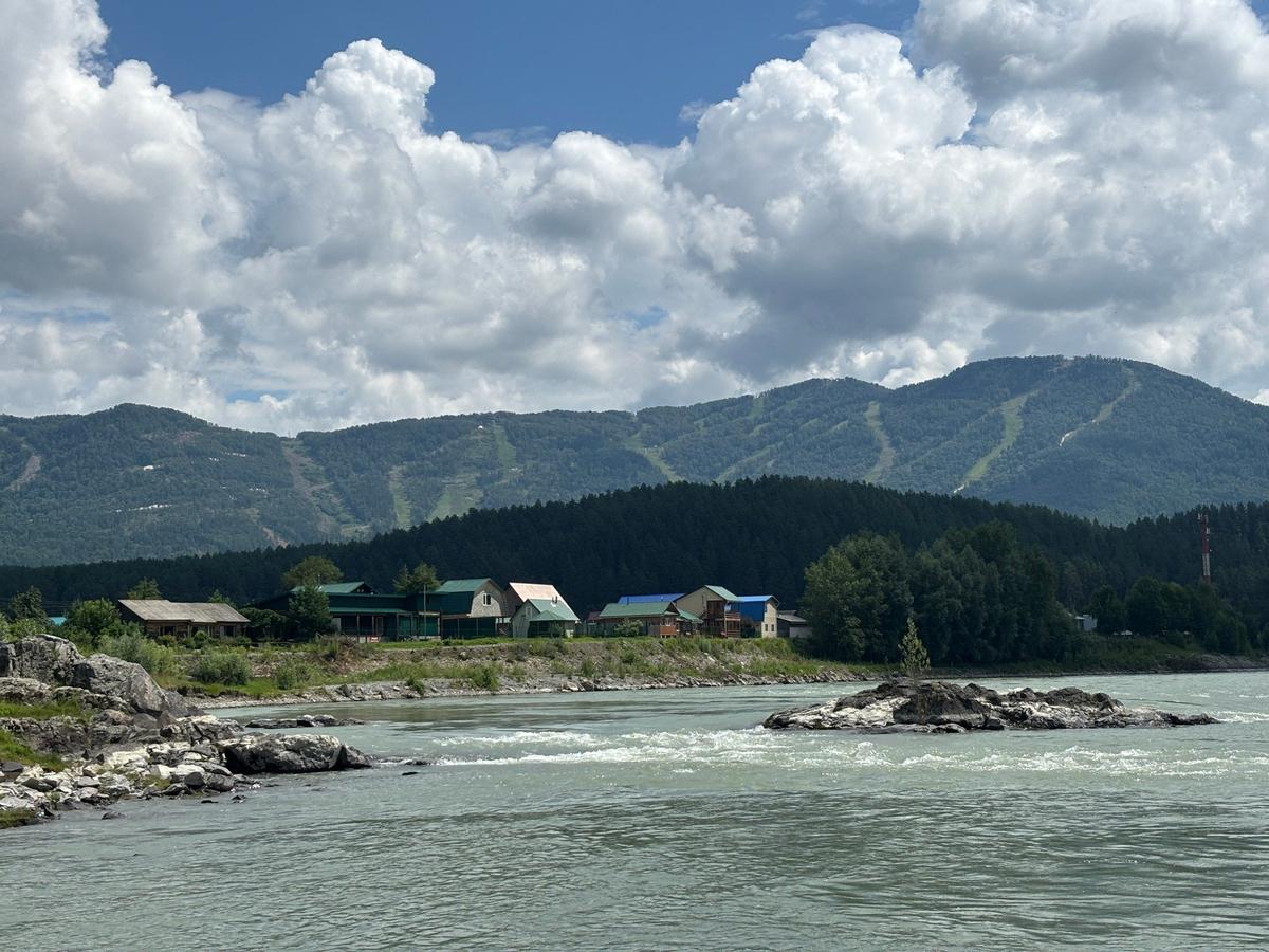 Село Манжерок. Фото: Иван Жилин / «Новая газета»