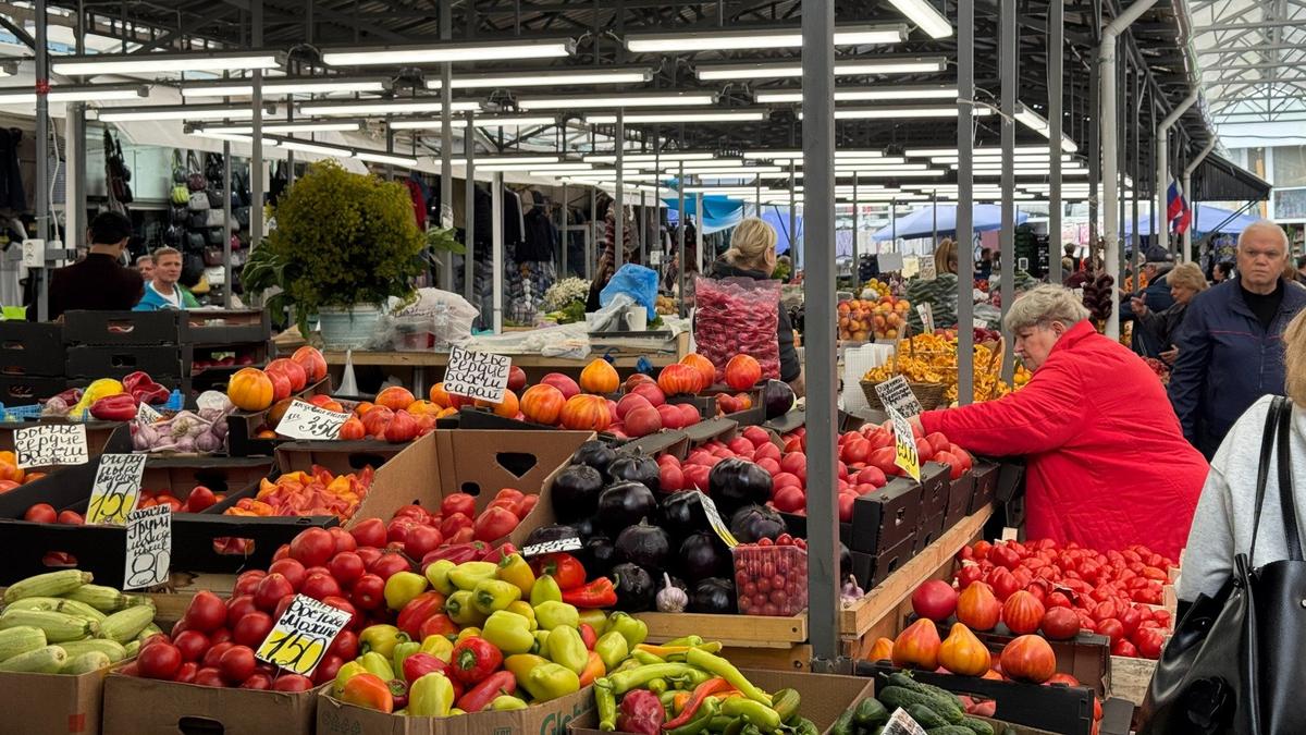«Сейчас Америка, Европа — враг, а ихние товары откуда?»