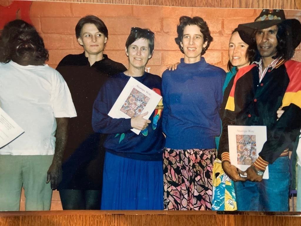 Эли на презентации книги «Anangy way» в Пукатже, 1990 год. Фото из личного архива