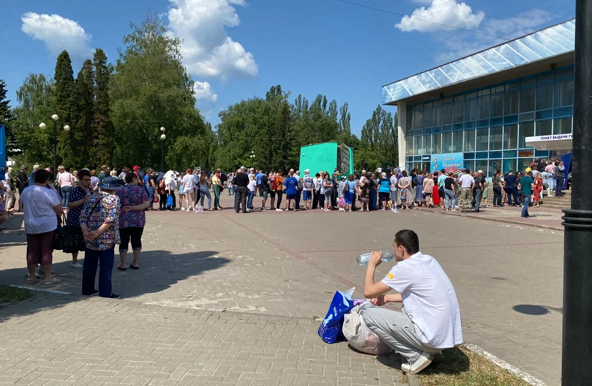 Дома горят, но наш пока вроде цел». Жители приграничных районов  Белгородской области примерили на себя участь беженцев — Новая газета