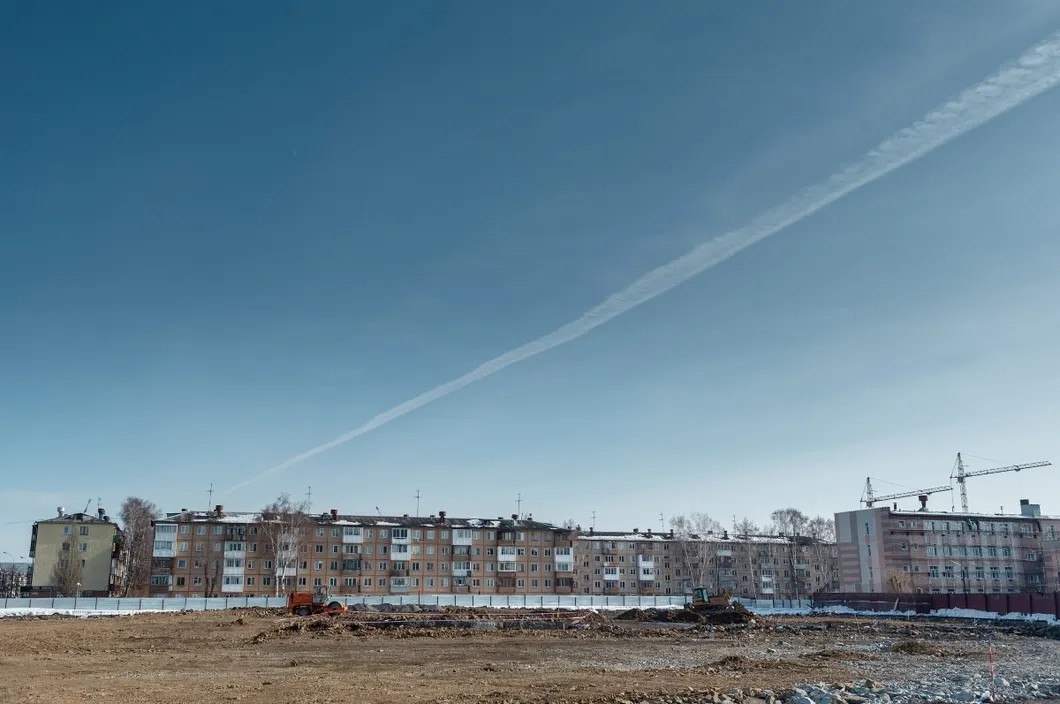 Пустырь на месте сгоревшего ТЦ «Зимняя вишня» в Кемерове. Фото: РИА Новости