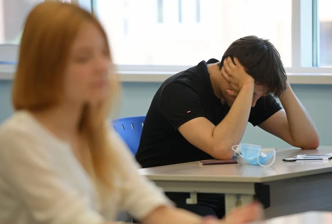 Школьники перед началом единого государственного экзамена по русскому языку. Фото: РИА Новости