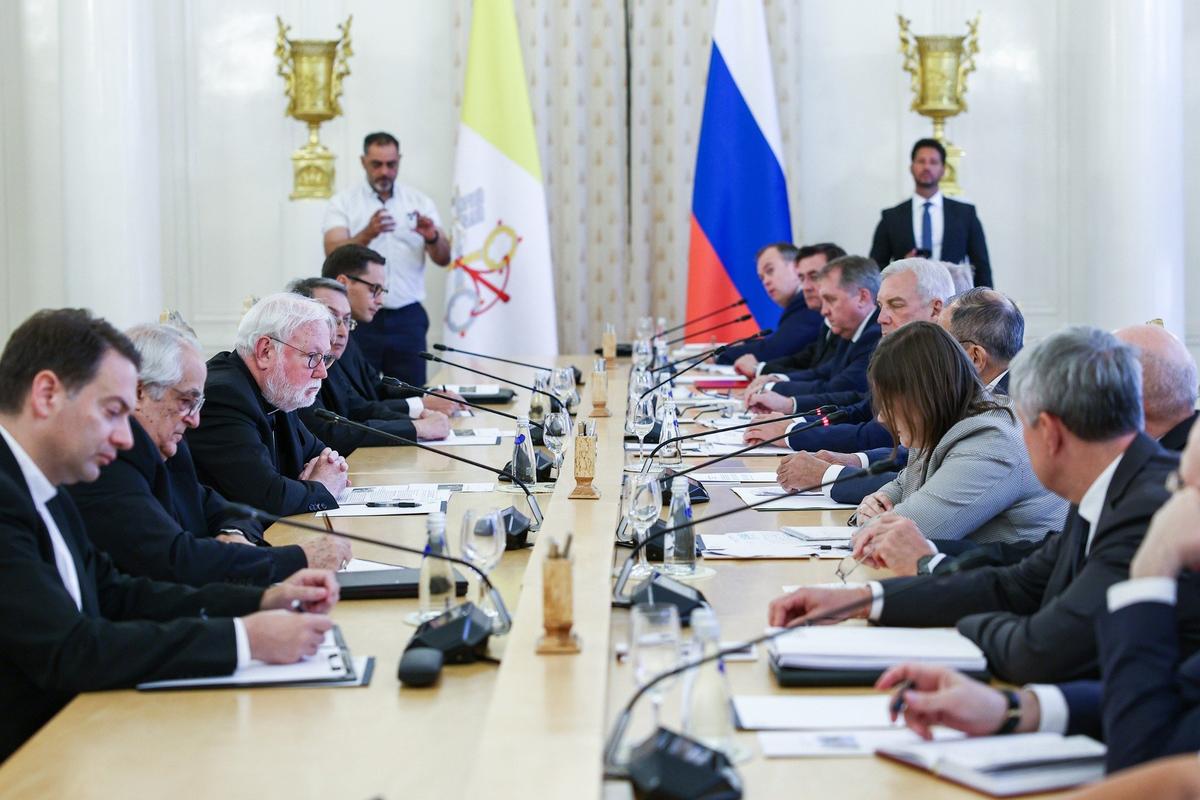 25 августа 2026 года. Переговоры главы МИД РФ Лаврова и секретаря Ватикана по международным делам Галлахера в Москве. Фото: Сергей Булкин / ТАСС