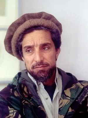 Ахмад Шах Масуд пользовался огромным авторитетом в Афганистане в 80-х – 90-х годах. Был отлично образован, имел широкие политические амбиции. После вывода советских войск из республики занял пост министра обороны страны. Погиб после покушения