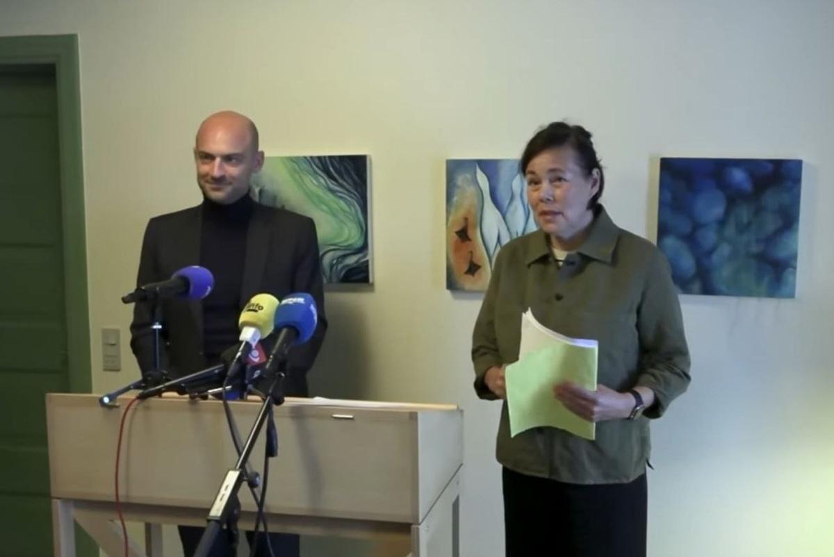 Министры иностранных дел Франции Жан-Ноль Барро и и Гренландии Вивиан Мотсфельдт. 31.08.2025. Нуук. Скриншот