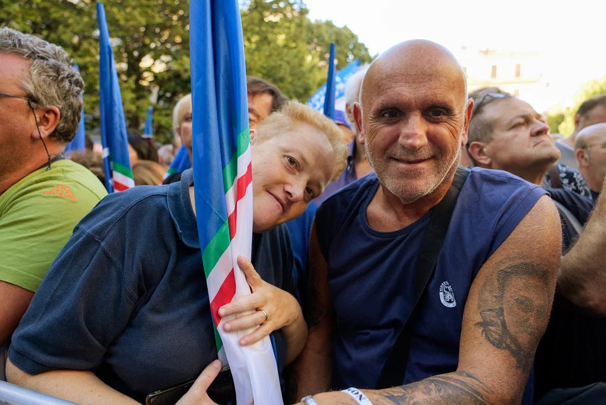 Сторонники Джорджии Мелони на предвыборном митинге. Фото: Domenico Stinellis / AP Photo