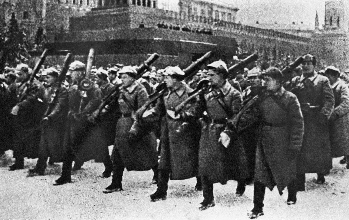 Ноябрьский парад, 1941 год. Москва. Фото: фотохроника ТАСС