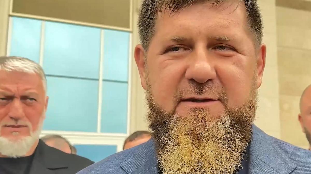 «Честно сказать, не рад»: Кадыров заявил единороссам, что пойдет на выборы «вынужденно»