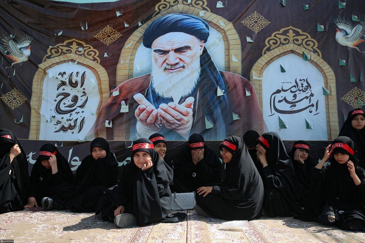 Церемония, посвященная 36-й годовщине со дня смерти аятоллы Рухоллы Хомейни. Фото: Zuma \ TASS