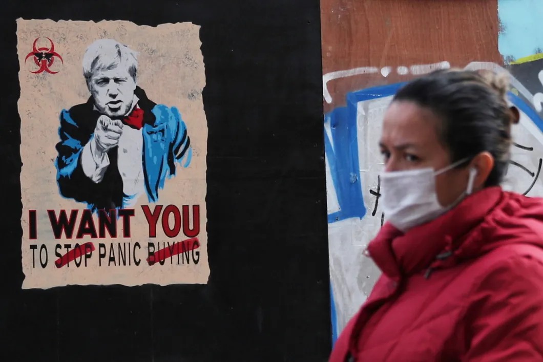 Плакат с Джонсоном: «Я хочу, чтоб ты прекратил панические закупки». Фото: Reuters