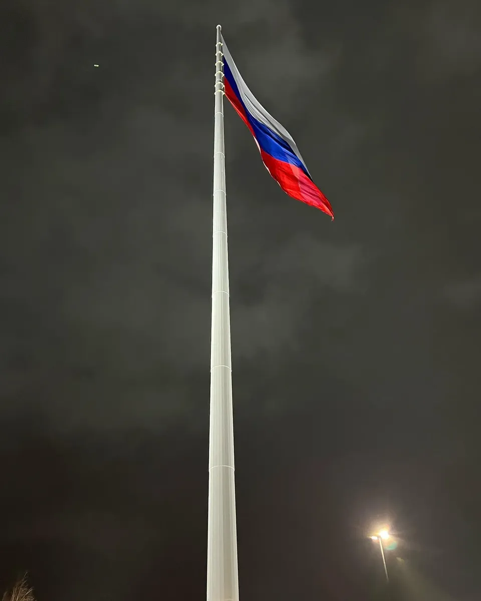 Флагшток в Красноярске — гордость губернатора Усса. Фото: соцсети
