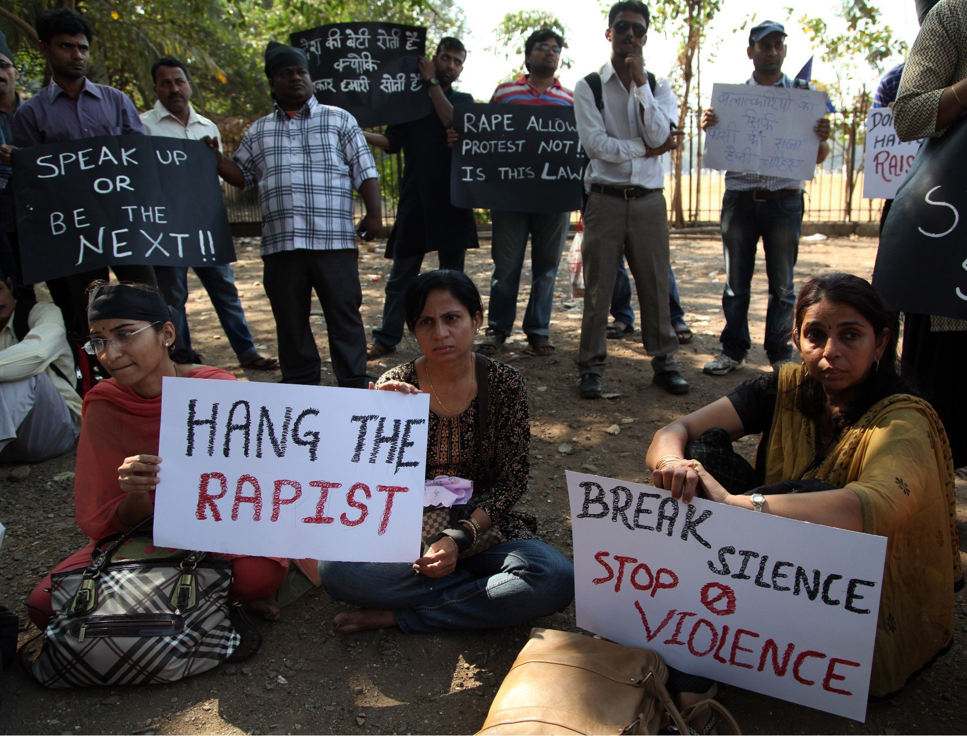 Индийцы во время молчаливого протеста требуют наказания для виновных в изнасиловании в Дели 23-летней студентки, 2012 год. Фото: ЕРА