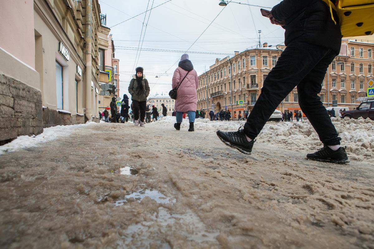 Последствия снегопада в Санкт-Петербурге. Фото: Елена Лукьянова / «Новая»