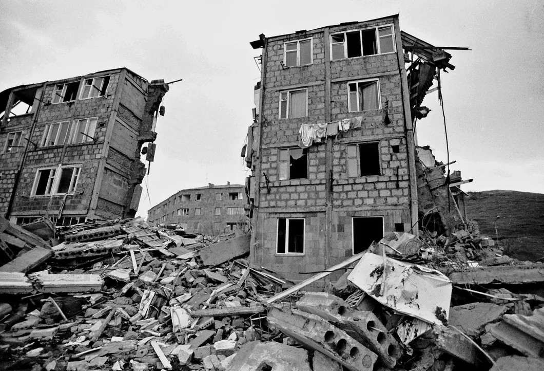Последствия землетрясения в Спитаке, 1988 год. Фото: Сергей Кузнецов, специально для «Новой»