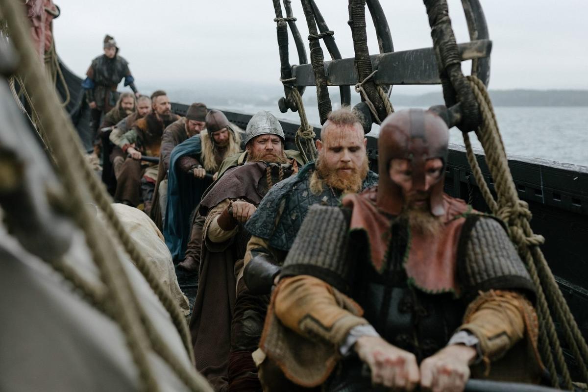 Кадр из сериала «Пришельцы из прошлого»