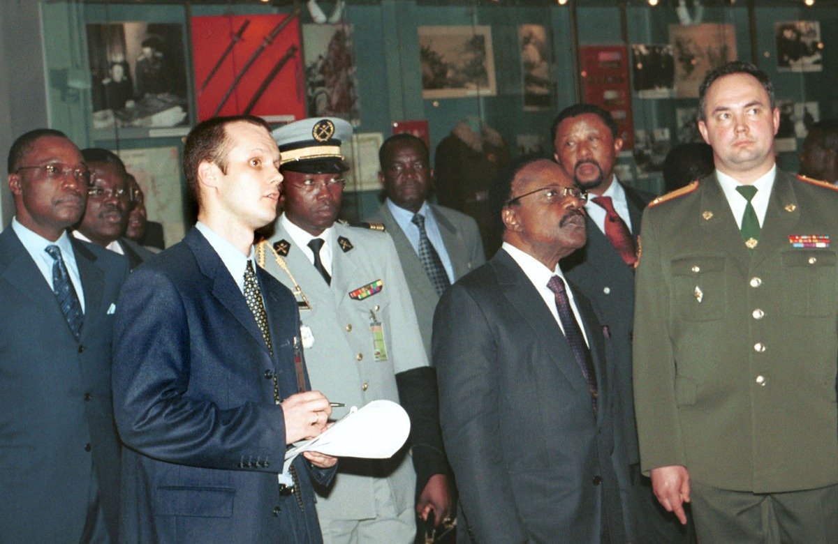 Президент Габонской республики Омар Бонго посетил Центральный музей Вооруженных Сил. Фото: Валентин Кузьмин / ТАСС