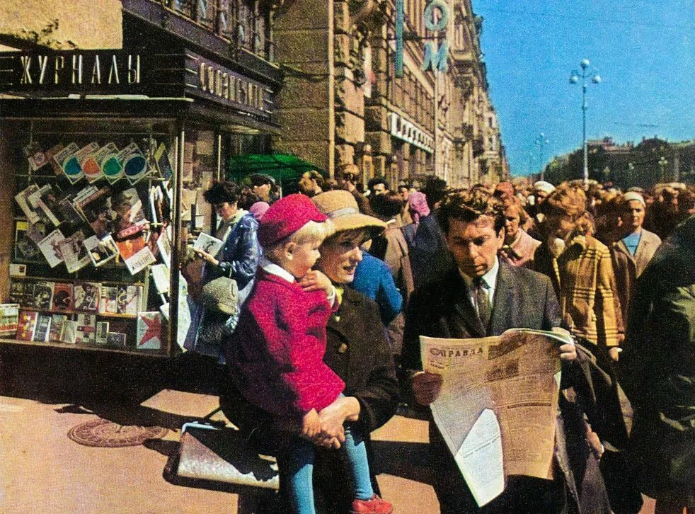 На Невском проспекте (1960-е). Фото: pastvu.com