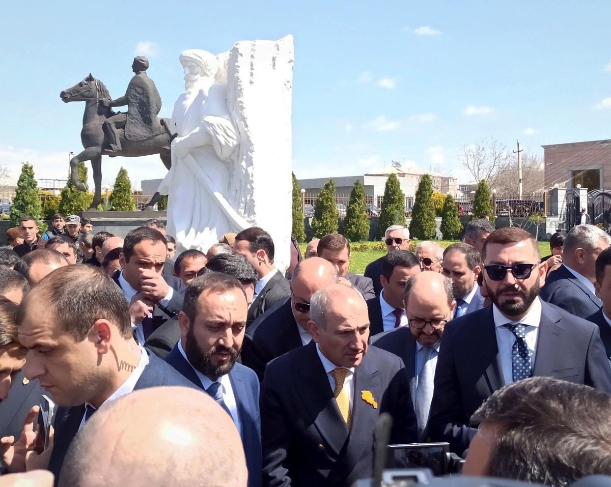 В день езидского Нового года село Акналич посетил премьер-министр Армении Никол Пашинян. Фото: Евгения Енгибарян