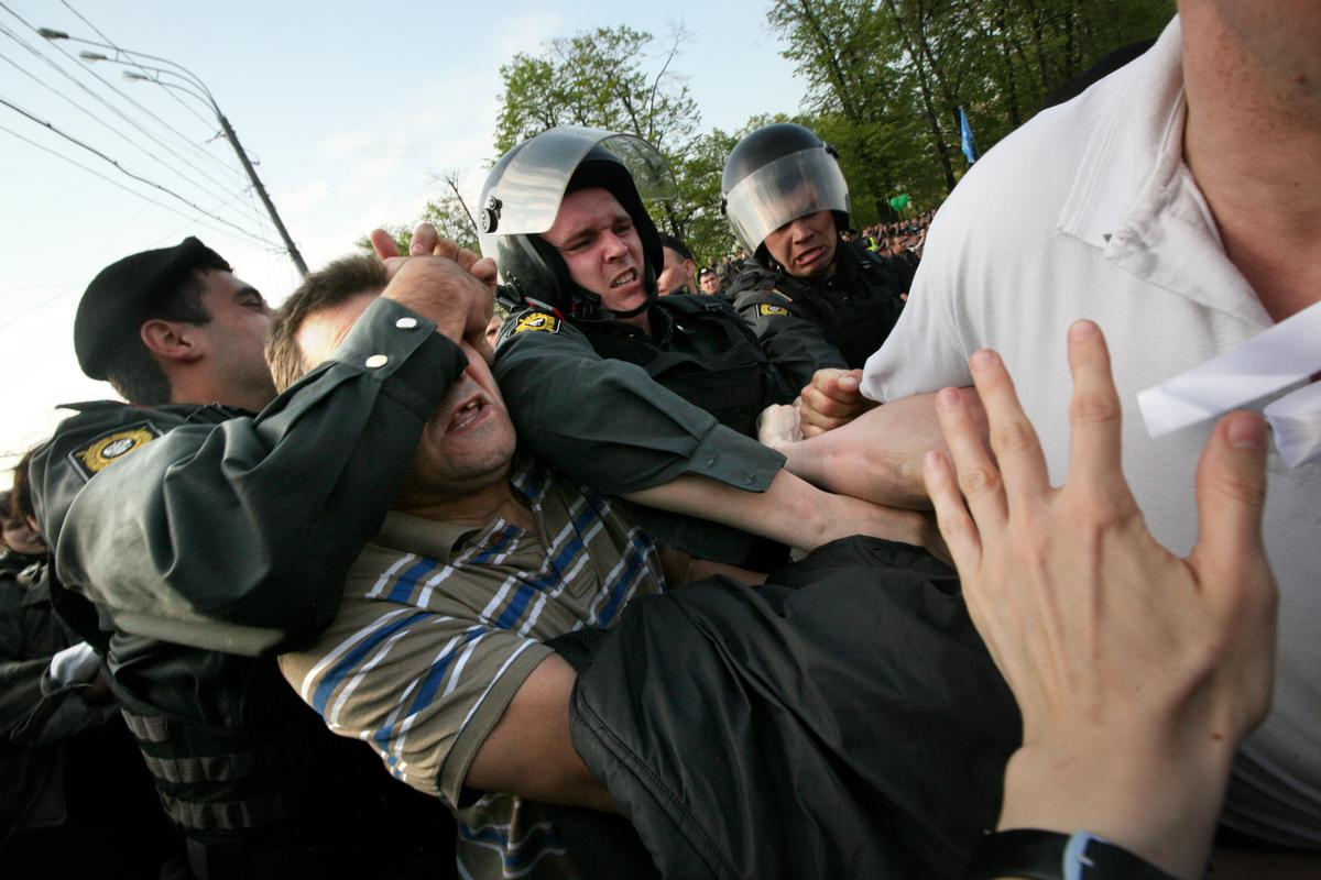 Разгон акции протеста на Болотной площади в Москве, 6 мая 2012 года. Фото: Анна Артемьева / «Новая газета»