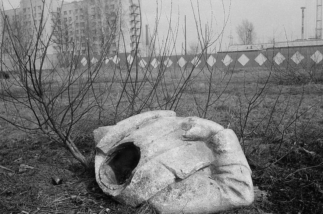 Разрушенная статуя Сталина в Ленинграде, 1978 год. Фото: инстаграм masha_ivashintsova