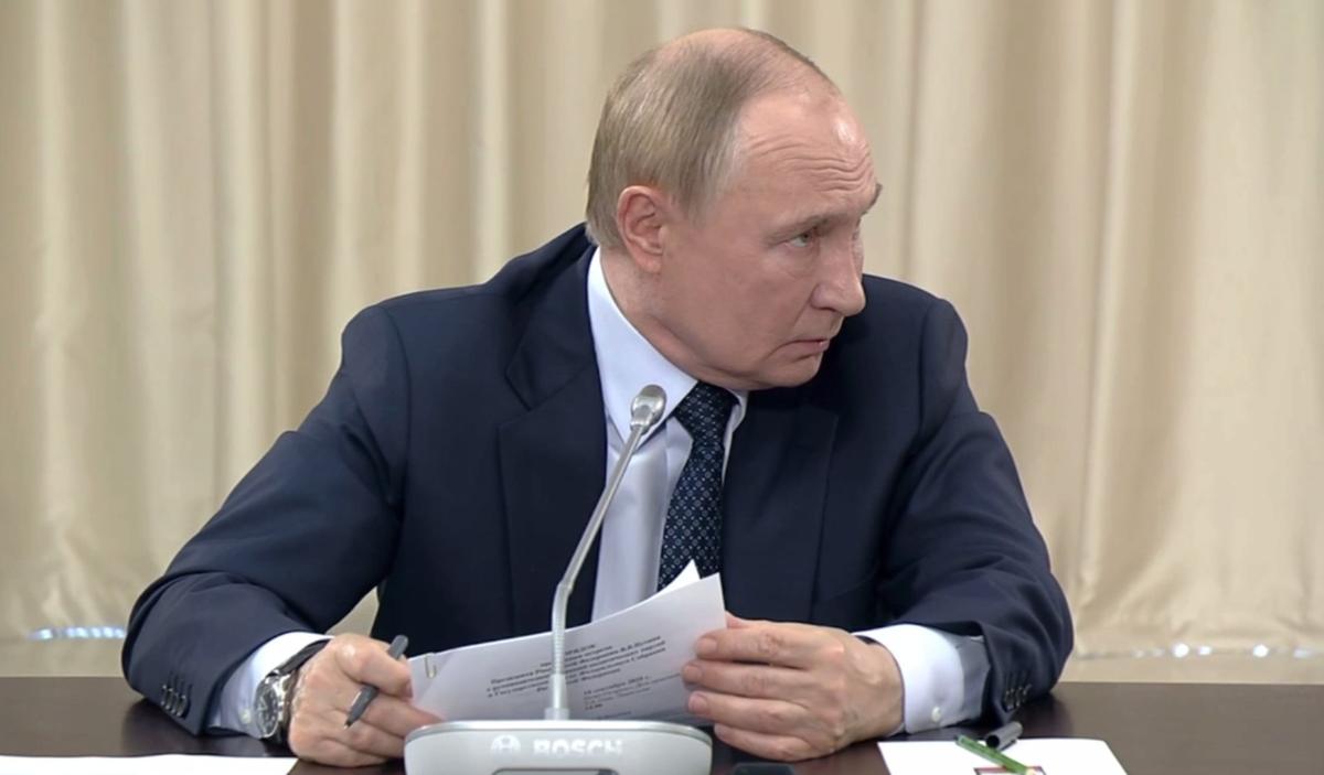 Владимир Путин на встрече с руководителями парламентских партий. Кадр: пресс-служба Кремля