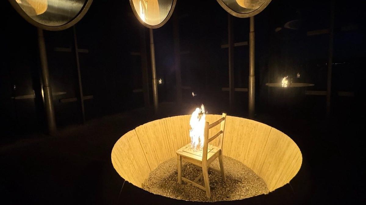 Здесь снимают маски с палачей