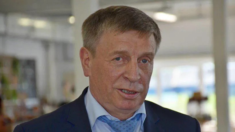 Юрий Давыдов был уволен после 25-летней службы
