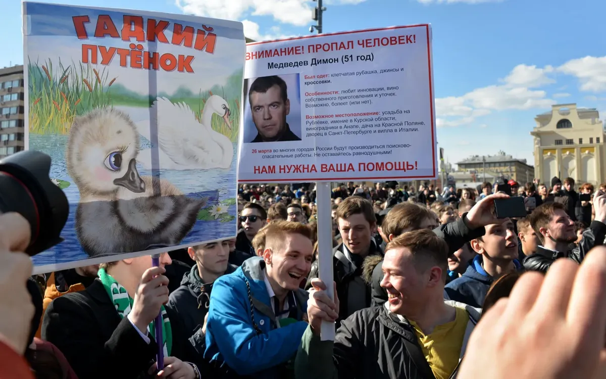 Не могли смолчать. Российские власти вынуждены комментировать митинги  против коррупции — Новая газета