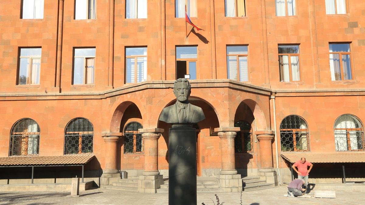 Это вы по адресу!