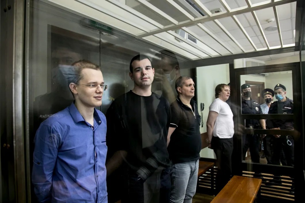 "New Greatness" in the court. Photo: Vlad Dokshin / "Novaya Gazeta"