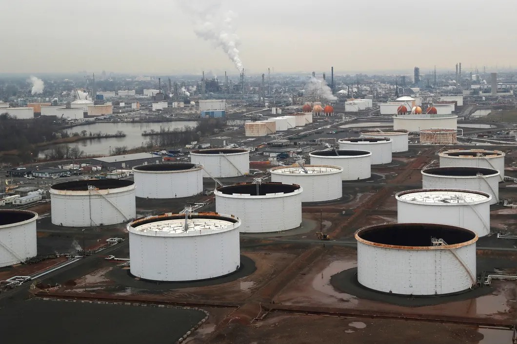 Нефтехранилища близ Нью-Джерси, США. Фото: Reuters