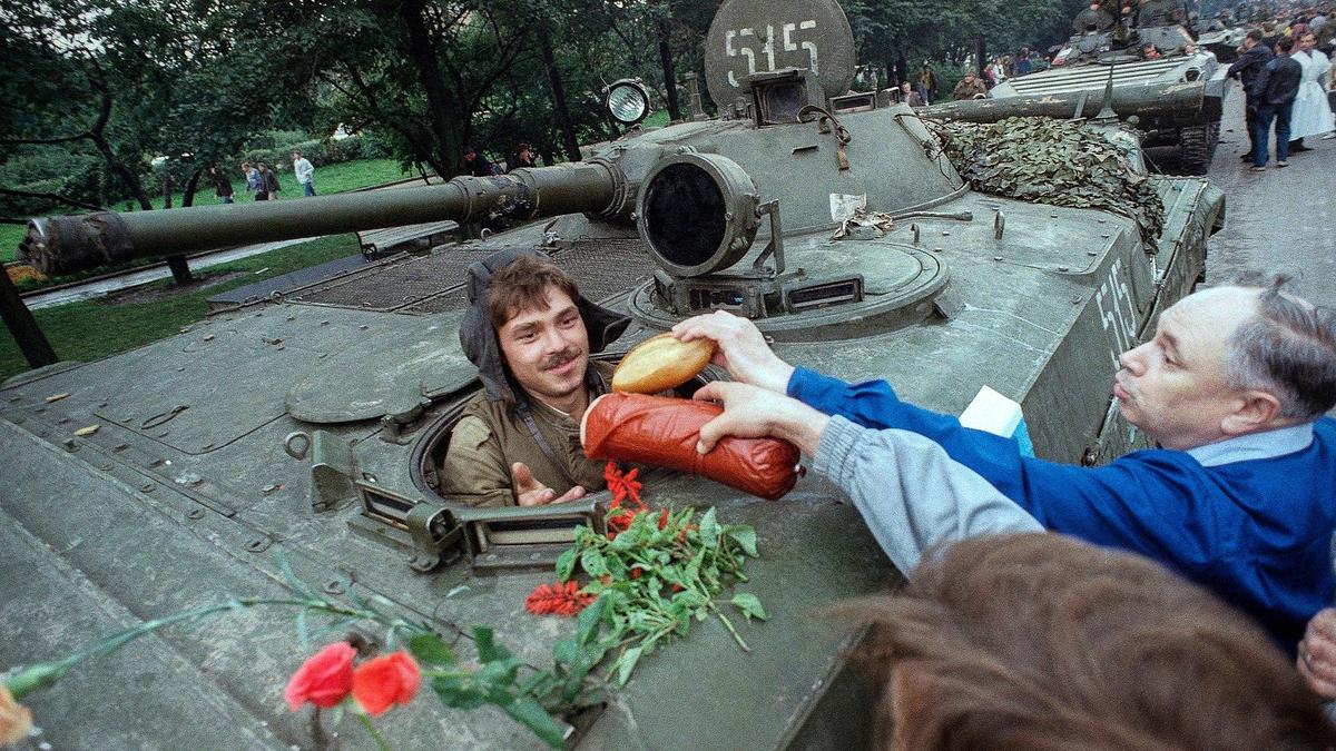 «Солдаты, дети, недавние наши ученики!»