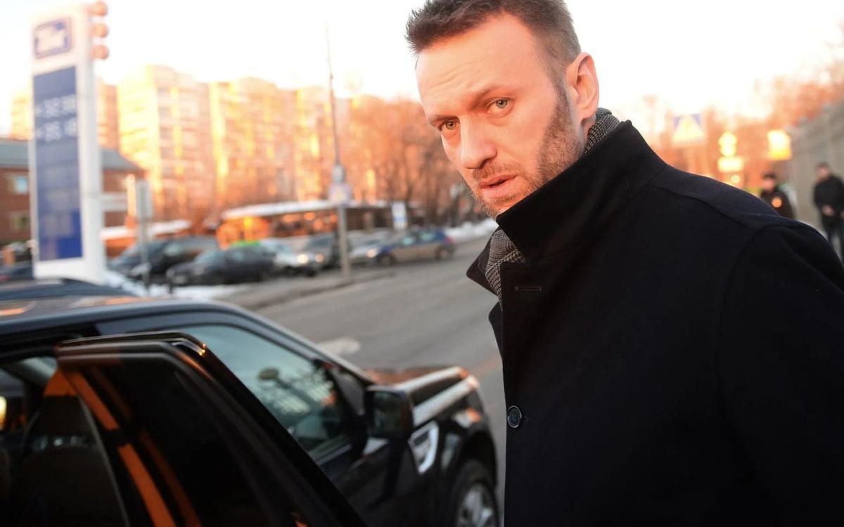 Навальный выполнит майские указы?