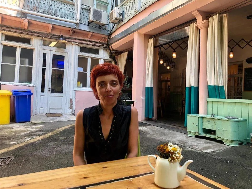 Кристо владеет кафе EZO в Тбилиси, о котором рассказали по государственному каналу «Россия 1». Фото: Sova.news