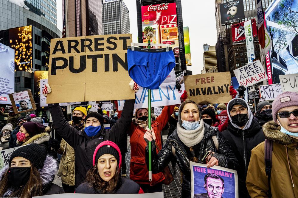 Демонстрация на Тайм-сквер в поддержку арестованного Алексея Навального, 31 января 2021 года. Фото: EastNews
