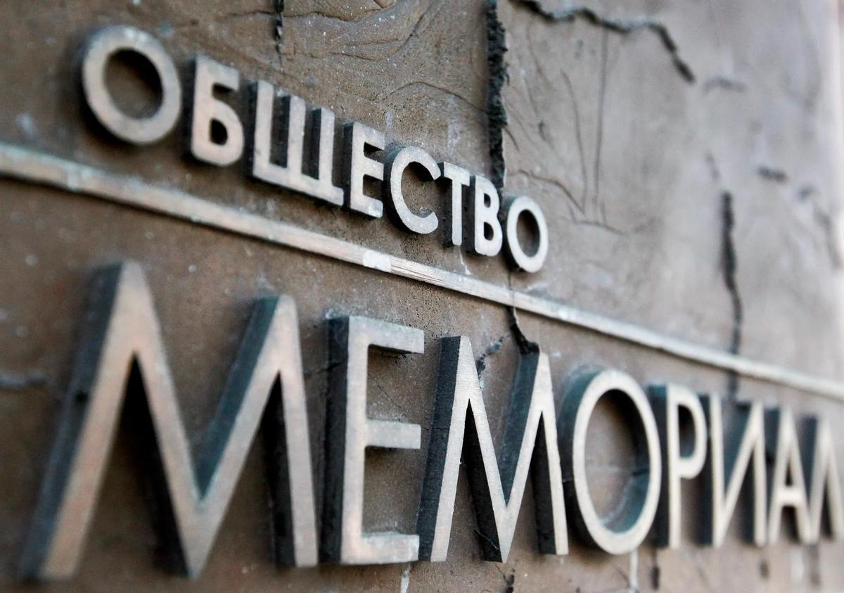 ​​​​​​​«Шляпа выставлена, но музыку мы играем сами»