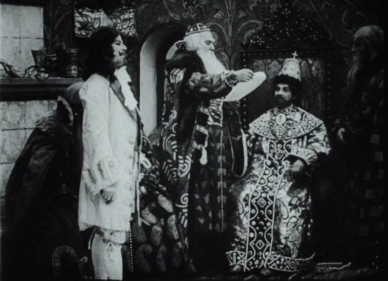 Шведский посол, Борис Морозов и Алексей Михайлович. Кадр из фильма «Трехсотлетие царствования дома Романовых», 1913 год