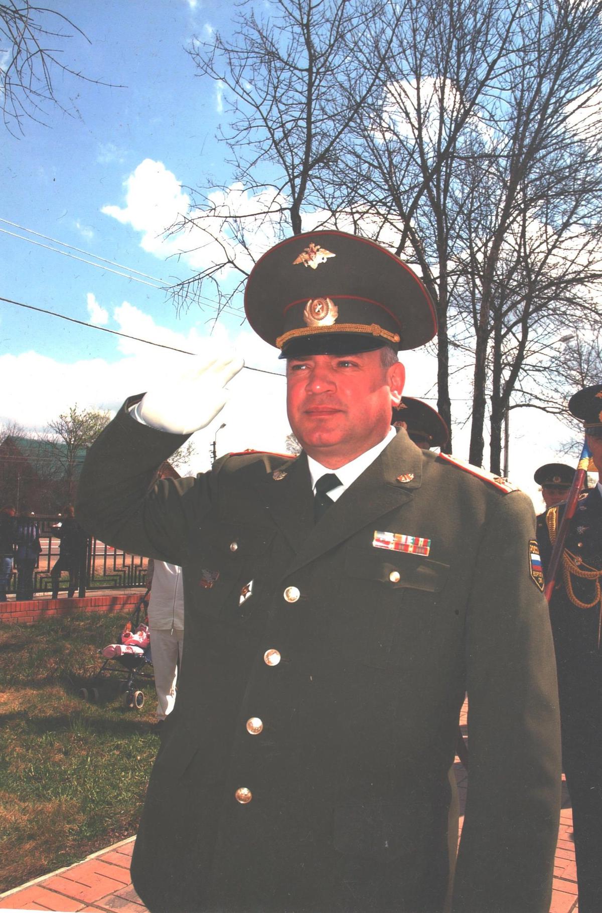 Полковник Кошечкин во время парада в День Победы на Истре. Фото из семейного архива