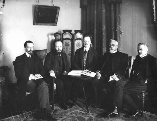 С.А.Муромцев (второй справа) среди депутатов Государственной Думы. Фото из открытых источников / Wikimedia