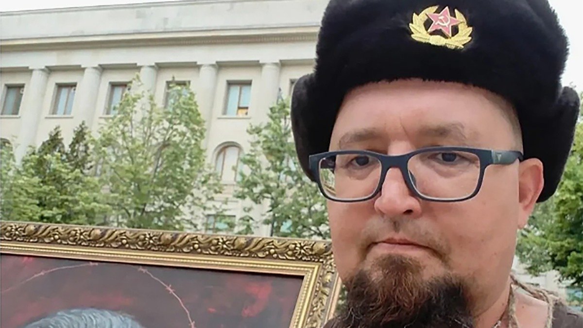 Киллера сняли с забора дипмиссии