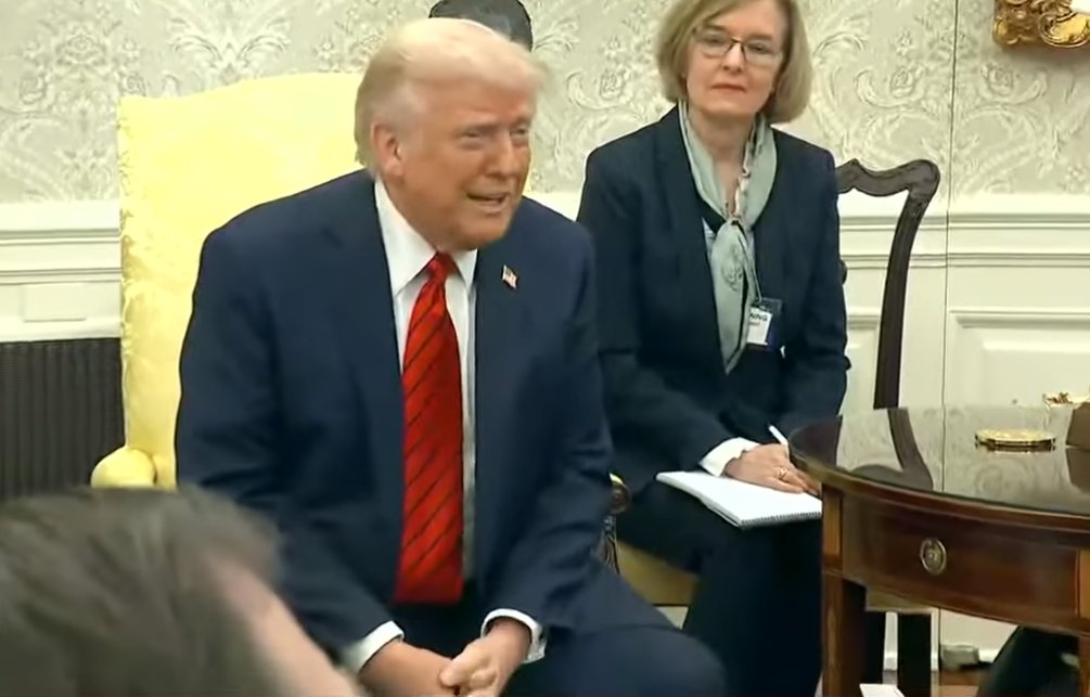 Дональд Трамп отвечает на вопросы журналистов 17 апреля 2025 года. Скриншот прямой трансляции из Белого дома
