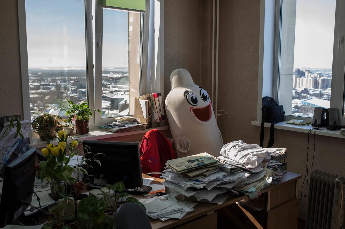 «Надо еще 300 тысяч зараженных добавить»