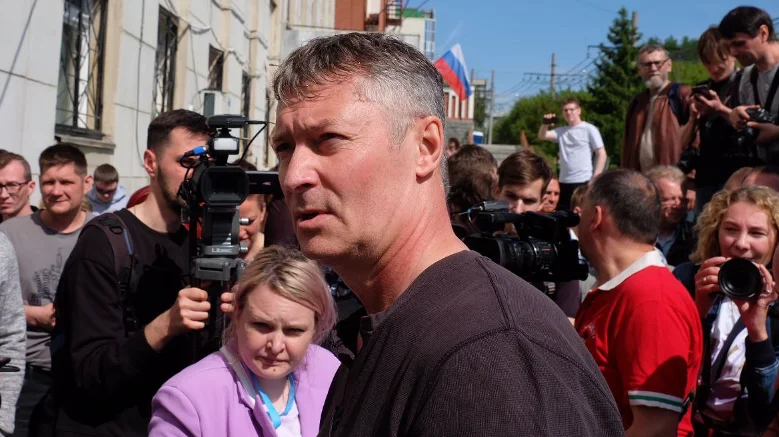 Евгений Ройзман у здания суда. Фото: Владислав Постников / специально для «Новой»