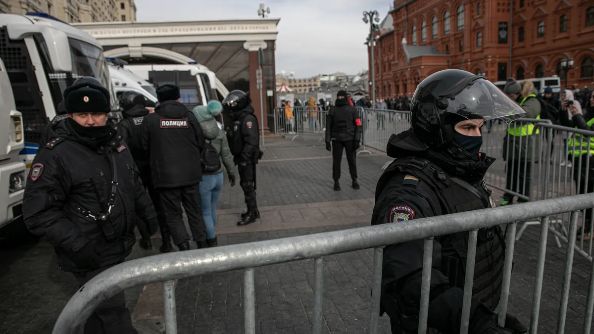 Операция полиции. Полиция спецоперация. Полиция Москвы. Полицейский автозак. Автозак полиции.