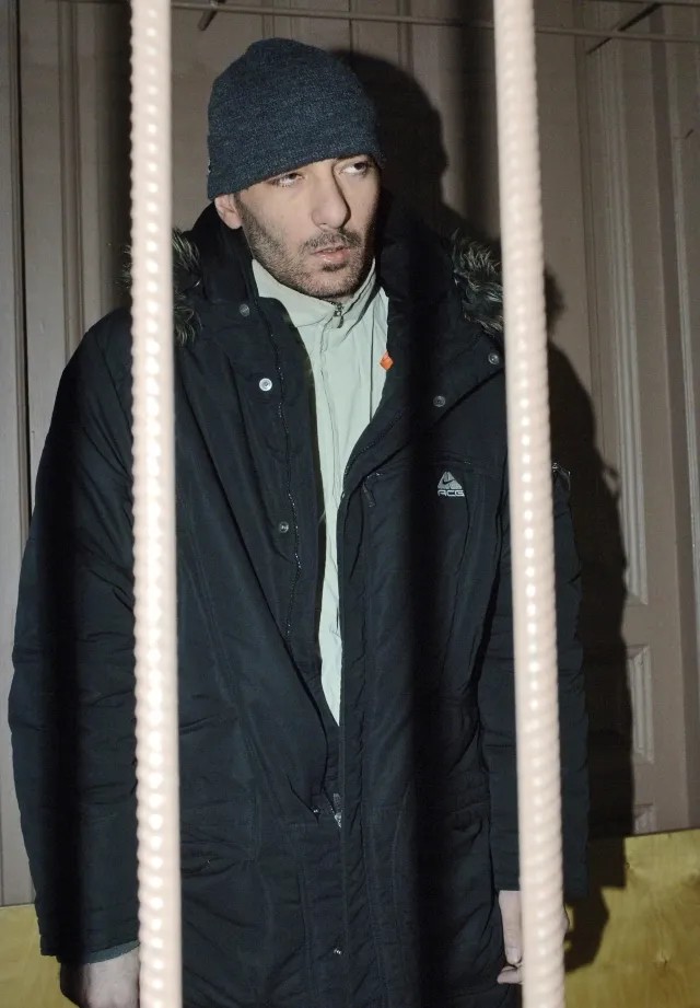 Январь 2008 года. У Алексаняна уже последняя стадия болезни, но суды отказываются его освобождать. Фото: ТАСС